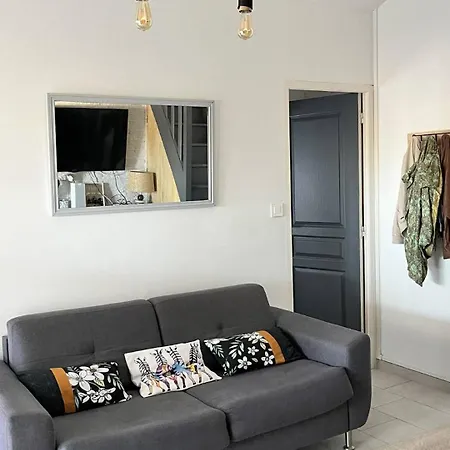 Villa Pavillon Climatise Avec Exterieur Et Piscine Collective - 4pav87