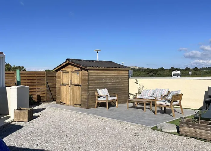 Pavillon Climatise Avec Exterieur Et Piscine Collective - 4pav87 *